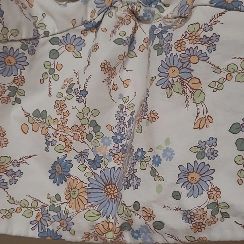Abercrombie & Fitch Tan Puff Sleeve Crop Blouse used good condition for women‎ .